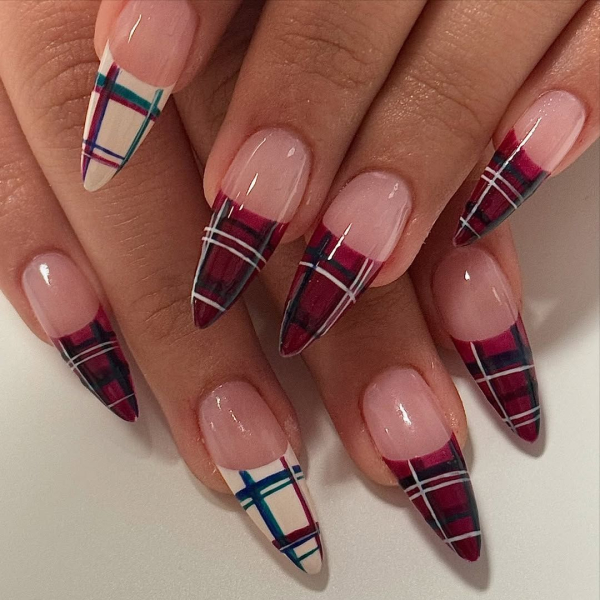 Tartan plaid nails